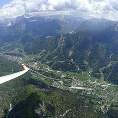 Flugwegposition um 12:56:33: Aufgenommen in der Nähe von 33018 Tarvis, Udine, Italien in 2103 Meter